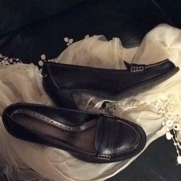 CUTE MICHELLE D BLK LEATHER LOAFERS - Picture 1 of 3